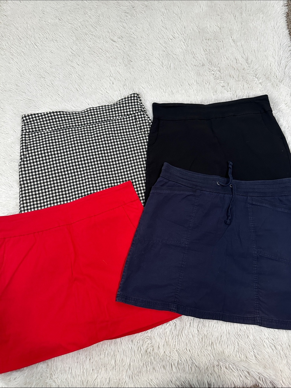 🍏 Bundle of 4 Skorts Size 8/10